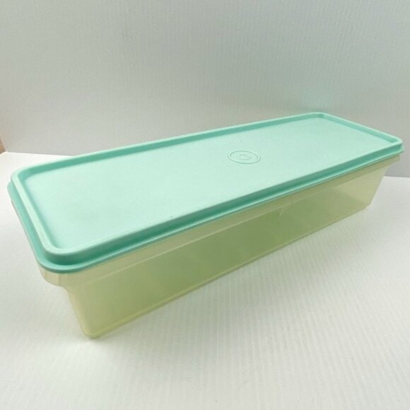 Vintage Tupperware Celery Vegetable Keeper - Picture 1 of 12